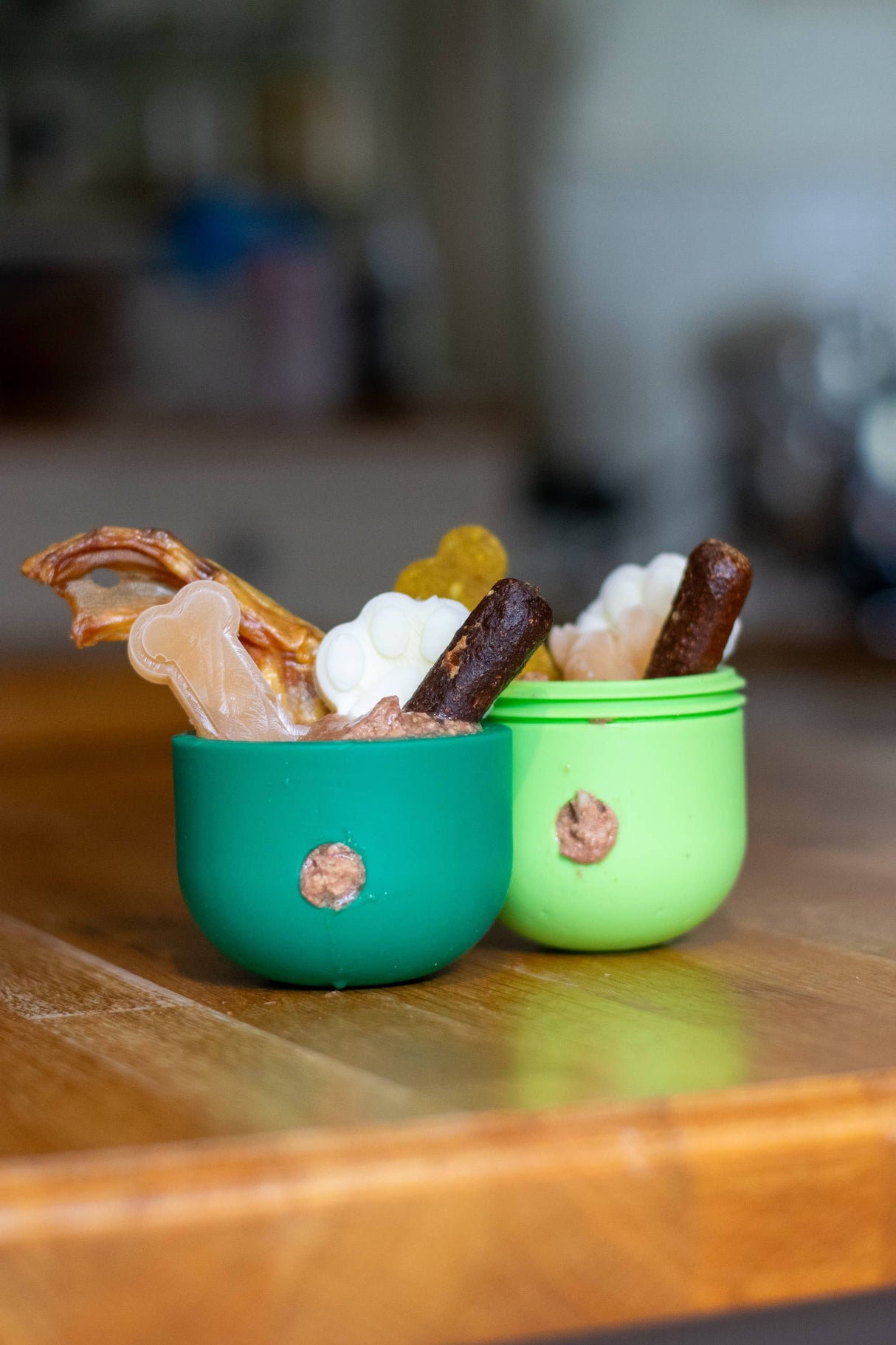 Bodhi & The Birchtree Food Dispenser & Slow Feeder Light & Spruce Green